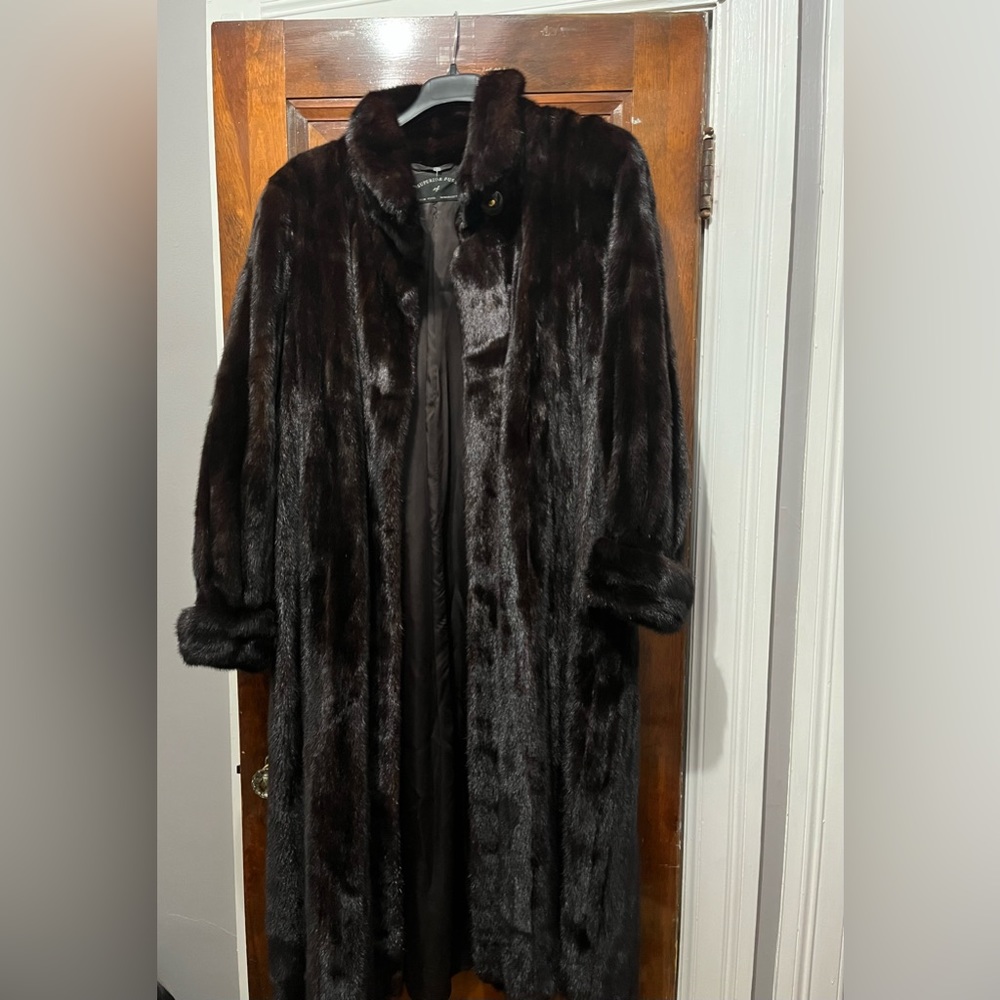 Gorgeous gorgeous gorgeous Full Length Mink Coat!